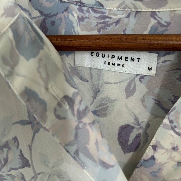 Equipment silk floral blouse w tie details at bottom - sz M - Picture 2 of 5